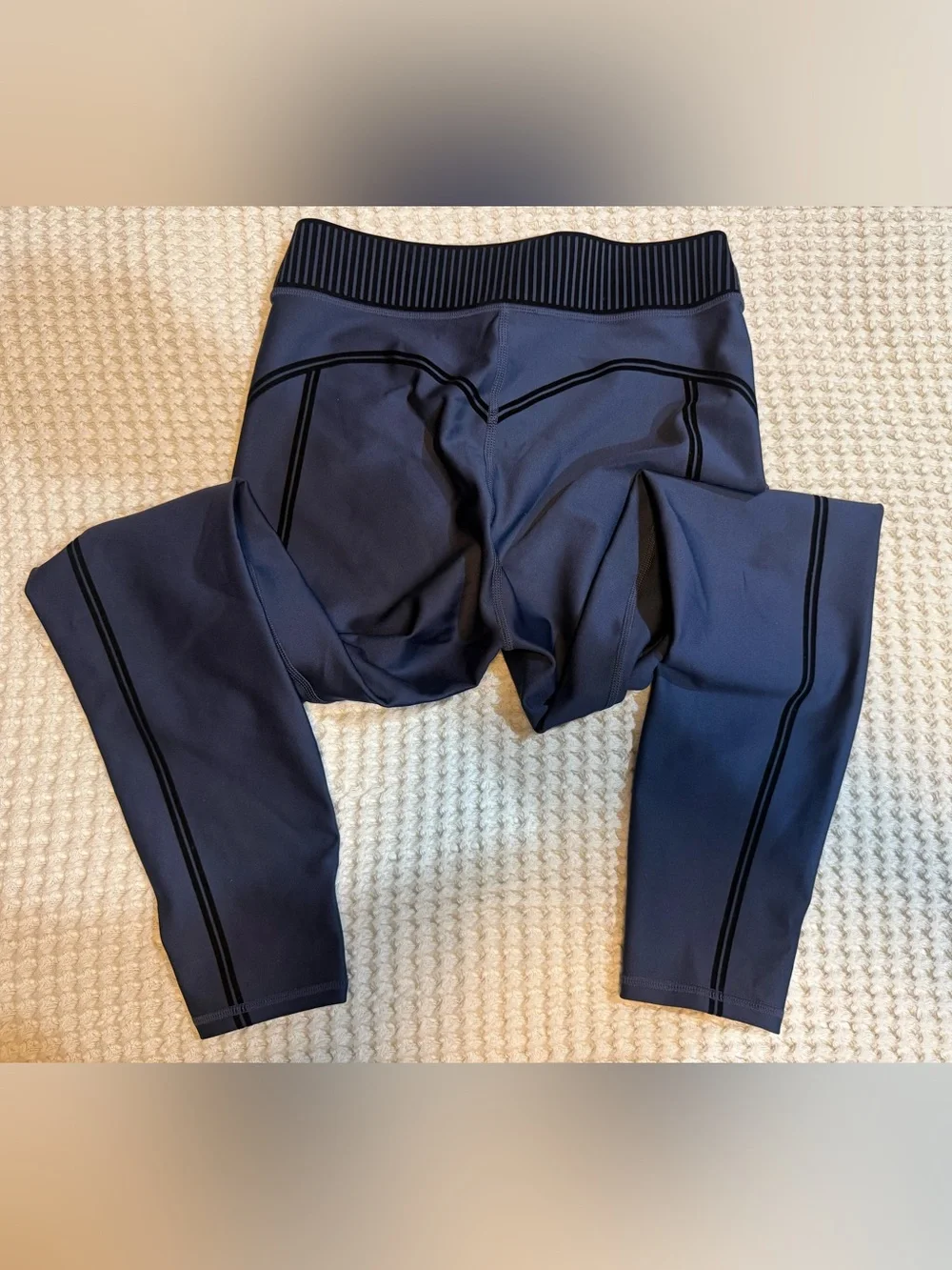 ALO Yoga Navy & Black Performance yoga pants